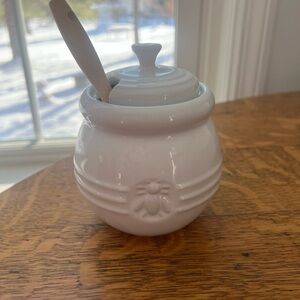 Le Creuset White Honey Pot with Dipper